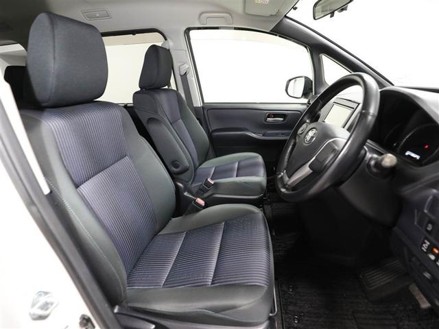 ノア Ｓｉ　ローダウン　１オーナー　地デジ　ＤＶＤ視聴可　ダブルエアコン　ＬＥＤヘットライト　ＥＴＣ付き　ドライブレコーダー　横滑り防止機能　ナビＴＶ　三列シート　ＡＷ　ＡＡＣ　パワーウインドウ　メモリーナビ（19枚目）