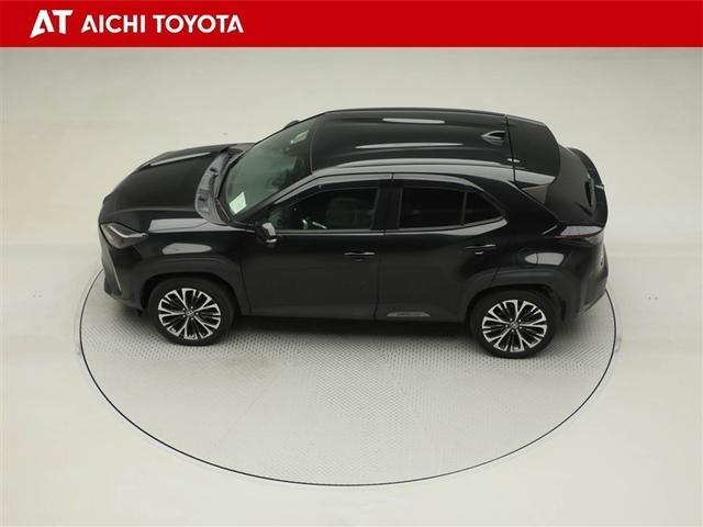 ヤリスクロス ハイブリッドＺ　クルーズＣ　横滑防止装置　ＴＶ　リアカメラ　ワンオーナー車　フルセグ地デジ　ＬＥＤライト　盗難防止装置　電動シート　ＡＷ　キーレス　スマートキー　ＡＢＳ　４ＷＤ　ＥＴＣ　ＡＣ１００Ｖ　エアバッグ（11枚目）