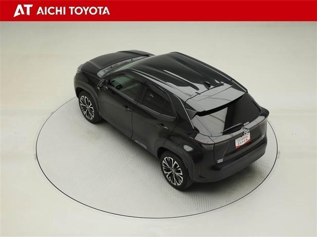 ヤリスクロス ハイブリッドＺ　クルーズＣ　横滑防止装置　ＴＶ　リアカメラ　ワンオーナー車　フルセグ地デジ　ＬＥＤライト　盗難防止装置　電動シート　ＡＷ　キーレス　スマートキー　ＡＢＳ　４ＷＤ　ＥＴＣ　ＡＣ１００Ｖ　エアバッグ（12枚目）