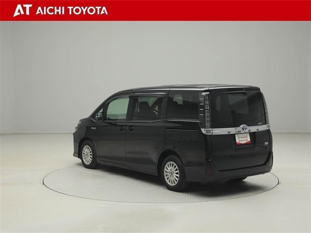 ヴォクシー ハイブリッドＶ　スマートキープッシュスタート　盗難防止アラーム　ＤＶＤ再生可　Ｂモニター　オートクルーズ　Ｗエアバック　ナビＴＶ　ＥＳＣ　ＥＴＣ車載器　リモコンキー　ＰＳ　ＬＥＤヘットライト　運転席エアバック　３列（4枚目）