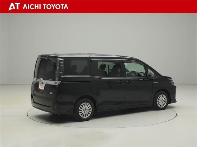 ヴォクシー ハイブリッドＶ　スマートキープッシュスタート　盗難防止アラーム　ＤＶＤ再生可　Ｂモニター　オートクルーズ　Ｗエアバック　ナビＴＶ　ＥＳＣ　ＥＴＣ車載器　リモコンキー　ＰＳ　ＬＥＤヘットライト　運転席エアバック　３列（6枚目）