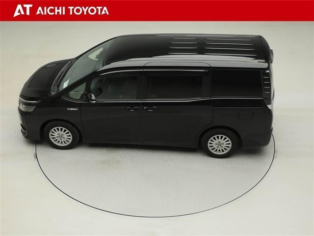 ヴォクシー ハイブリッドＶ　スマートキープッシュスタート　盗難防止アラーム　ＤＶＤ再生可　Ｂモニター　オートクルーズ　Ｗエアバック　ナビＴＶ　ＥＳＣ　ＥＴＣ車載器　リモコンキー　ＰＳ　ＬＥＤヘットライト　運転席エアバック　３列（11枚目）