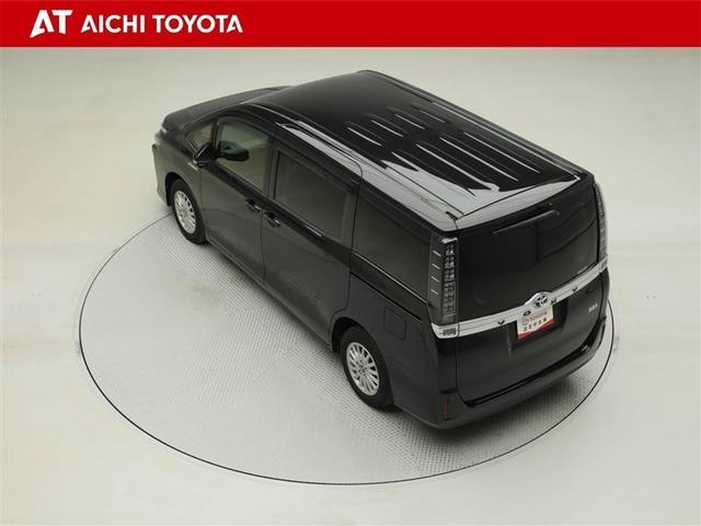 ヴォクシー ハイブリッドＶ　スマートキープッシュスタート　盗難防止アラーム　ＤＶＤ再生可　Ｂモニター　オートクルーズ　Ｗエアバック　ナビＴＶ　ＥＳＣ　ＥＴＣ車載器　リモコンキー　ＰＳ　ＬＥＤヘットライト　運転席エアバック　３列（12枚目）