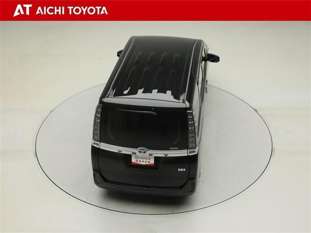 ヴォクシー ハイブリッドＶ　スマートキープッシュスタート　盗難防止アラーム　ＤＶＤ再生可　Ｂモニター　オートクルーズ　Ｗエアバック　ナビＴＶ　ＥＳＣ　ＥＴＣ車載器　リモコンキー　ＰＳ　ＬＥＤヘットライト　運転席エアバック　３列（13枚目）