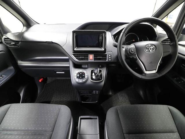 ヴォクシー ハイブリッドＶ　スマートキープッシュスタート　盗難防止アラーム　ＤＶＤ再生可　Ｂモニター　オートクルーズ　Ｗエアバック　ナビＴＶ　ＥＳＣ　ＥＴＣ車載器　リモコンキー　ＰＳ　ＬＥＤヘットライト　運転席エアバック　３列（18枚目）