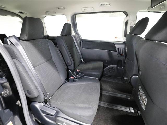 ヴォクシー ハイブリッドＶ　スマートキープッシュスタート　盗難防止アラーム　ＤＶＤ再生可　Ｂモニター　オートクルーズ　Ｗエアバック　ナビＴＶ　ＥＳＣ　ＥＴＣ車載器　リモコンキー　ＰＳ　ＬＥＤヘットライト　運転席エアバック　３列（20枚目）