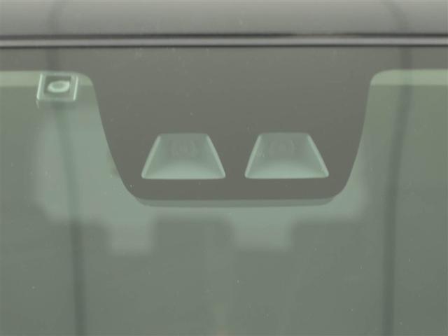 予防安全機能「スマートアシスト」を装備しています。安全機能の詳細は販売店スタッフまでおたずねください。機能を過信せず、ご自身で安全運転を行ってください。