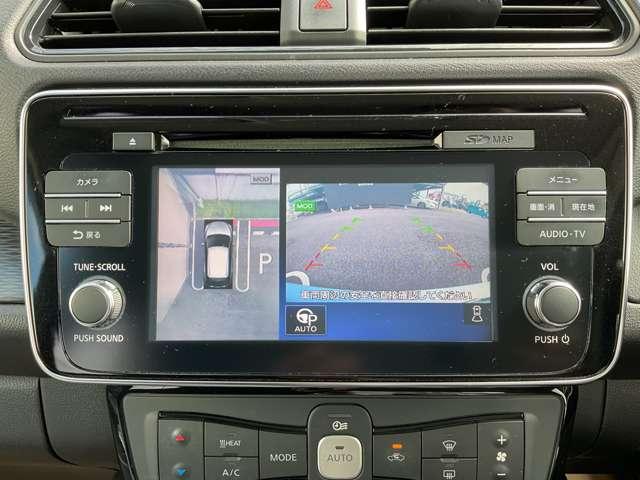 クルマを真上から見下ろしているかのように周囲の状況を直感的に把握し、安心して駐車が行えるアラウンドビューモニターです。