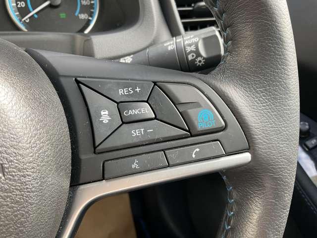 プロパイロット　高速道路の運転で、アクセル、ブレーキ、ステアリングを車がアシスト。ドライバーの負担を軽減します。