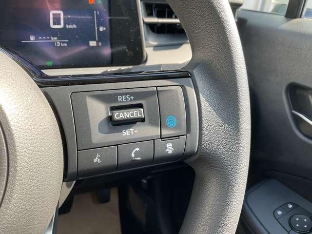 ノート X (雹害車)こちらの車両はひょう害車となります。新車保証はありません。軽微な凹みがありますが走行に問題はございません。店頭にて現車を確認いただきましてからのみの販売となります。プロパイロット全周囲カメラ(5枚目)