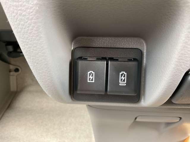 クリッパーバン GX (雹害車)こちらの車両はひょう害車となります。新車保証はありません。軽微な凹みがありますが走行に問題はございません。店頭にて現車を確認いただきましてからのみの販売となります。運転席シートヒーター(7枚目)