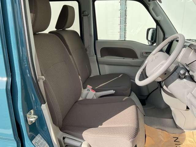 クリッパーバン GX (雹害車)こちらの車両はひょう害車となります。新車保証はありません。軽微な凹みがありますが走行に問題はございません。店頭にて現車を確認いただきましてからのみの販売となります。運転席シートヒーター(11枚目)