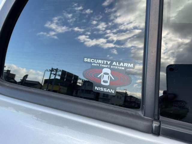 マーチ ニスモ　Ｓ　★５速マニュアル★純正ナビフルセグＴＶ★バックモニター★ニスモスポーツシート★ドラレコ前後★ＥＴＣ★純正アルミホイール★インテリジェントキー★プライバシーガラス★（14枚目）