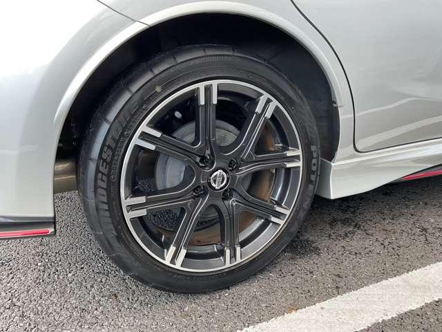 マーチ ニスモ　Ｓ　★５速マニュアル★純正ナビフルセグＴＶ★バックモニター★ニスモスポーツシート★ドラレコ前後★ＥＴＣ★純正アルミホイール★インテリジェントキー★プライバシーガラス★（16枚目）