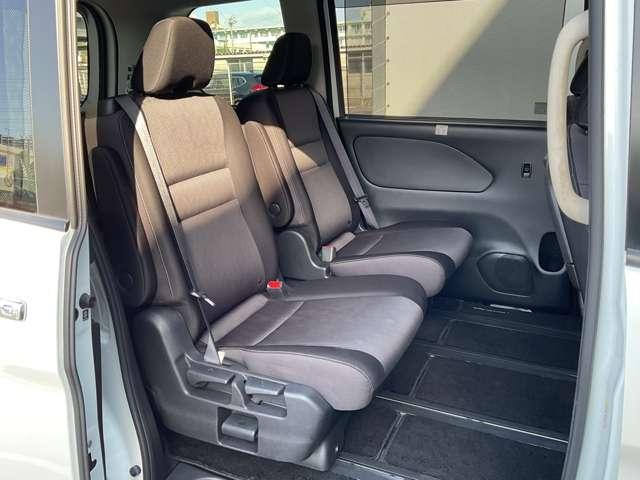 セレナ e-パワー ハイウェイスターV ★プロパイロット★純正大型ナビフルセグTV★スマートルームミラー★両側ハンズフリーオートスライドドア★踏み間違い防止★LEDライト★ハイビームアシスト★ドラレコ前後★被害軽減ブレーキ★ETC★(15枚目)