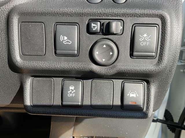 ノート １．２　ｅ－ＰＯＷＥＲ　Ｘ　Ｖセレクション　全周囲カメラ　純正ナビ　ＬＥＤライト　アラウンドカメラ　ワンオ－ナ－車　運転席助手席エアバック　エアバッグ　衝突被害軽減装置　イモビライザー　ＬＥＤヘッドライト　パワーウインドウ　レーンアシスト　ＥＴＣ　アルミホイール　スマートキー（7枚目）