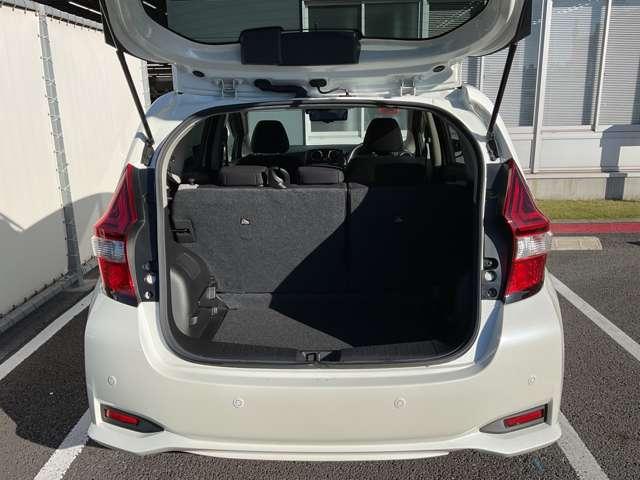 ノート １．２　ｅ－ＰＯＷＥＲ　Ｘ　Ｖセレクション　全周囲カメラ　純正ナビ　ＬＥＤライト　アラウンドカメラ　ワンオ－ナ－車　運転席助手席エアバック　エアバッグ　衝突被害軽減装置　イモビライザー　ＬＥＤヘッドライト　パワーウインドウ　レーンアシスト　ＥＴＣ　アルミホイール　スマートキー（12枚目）