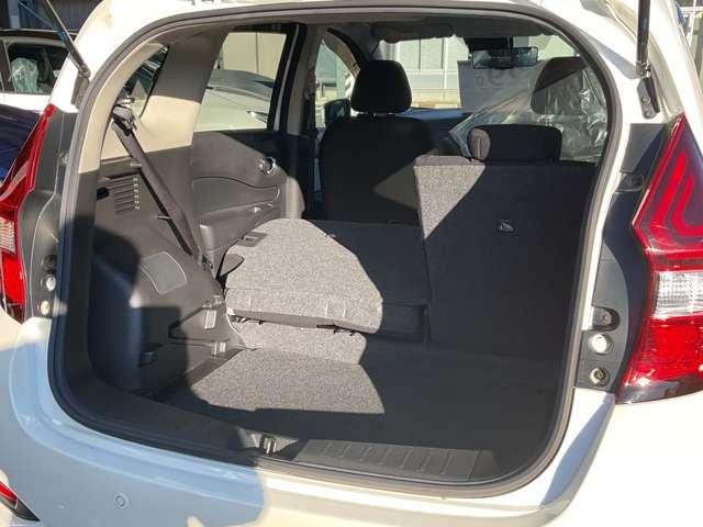 ノート １．２　ｅ－ＰＯＷＥＲ　Ｘ　Ｖセレクション　全周囲カメラ　純正ナビ　ＬＥＤライト　アラウンドカメラ　ワンオ－ナ－車　運転席助手席エアバック　エアバッグ　衝突被害軽減装置　イモビライザー　ＬＥＤヘッドライト　パワーウインドウ　レーンアシスト　ＥＴＣ　アルミホイール　スマートキー（19枚目）