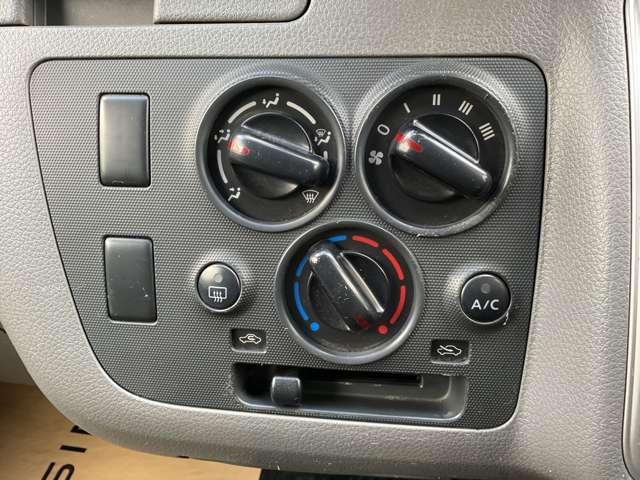 ＮＶ３５０キャラバンバン ロングＤＸターボ　★ＥＸパック★全周囲カメラ★３人乗り★社外ナビフルセグＴＶ★社外ＬＥＤライト★被害軽減ブレーキ★インテリジェントキー★ＶＤＣ★ＥＴＣ★助手席側スライドドア＆バックドアオートクロジャー＆フォグランプ（5枚目）