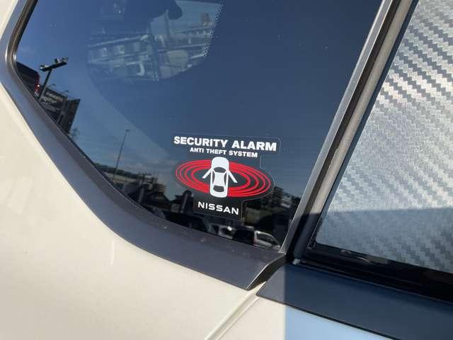 �h�A�����J����i�r����Z���T�[�Ȃǂ̃Z�L�����e�B�ł��B