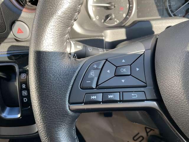 �X�e�A�����O�X�C�b�`�ł��B�茳�̃X�C�b�`����ŃA�h�o���X�h�h���C�u�A�V�X�g�f�B�X�v���C�≹�ʒ����Ȃǂ��ł��܂��B����A���������������B