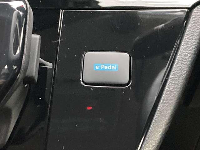 サクラ Ｘ　９０周年記念車　★プロパイロツト★メーカーナビ（Ａｐｐｌｅ・Ａｎｄｒｏｉｄ連携機能）フルセグＴＶ★全周囲カメラ★ＬＥＤライト★ドラレコ前／室内★　ＥＴＣ２．０★充電ケーブル付★寒冷地仕様★ステアリング＆シートヒーター（10枚目）