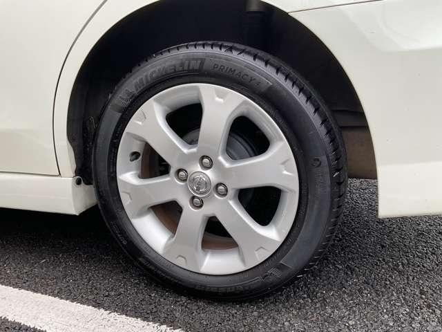 �A���~�z�C�[���t�I�S�z�C�[���ƈ���Čy���̂ŔR��ɂ��e�����Ă��܂��B�K�\�����̍����ɏ����͍v�����܂��I���ƒP���ɑ��������܂�܂��B