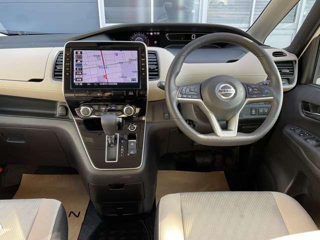 �C���p�l����͂��̂悤�ɋ@�\�I�ɂ܂Ƃ܂��Ă��܂��B�������N���[�j���O�ς݂ŁA�������L���C�ł��B