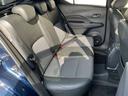 リヤシートは足元空間も広くリラックスしてドライブが楽しめます。