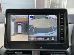 ����ޤ򿿾夫�鸫�������Ƥ��뤫�Τ褦�˼��Ϥξ�����ľ��Ū���İ������¿�������֤��Ԥ��륢�饦��ɥӥ塼��˥����Ǥ��� 4