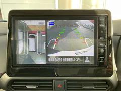 ����ޤ򿿾夫�鸫�������Ƥ��뤫�Τ褦�˼��Ϥξ�����ľ��Ū���İ������¿�������֤��Ԥ��륢�饦��ɥӥ塼��˥����Ǥ��� 4