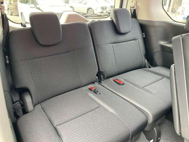 セレナ 2.0 ハイウェイスターV プロパイロット メーカーナビ こちらの車両はひょう害車となります。新車保証はありません。軽微な凹みがありますが、走行に問題はございません。店頭にて現車をご確認いただきましてからのみの販売となります。【プロパイロット】メーカーナビ★(15枚目)