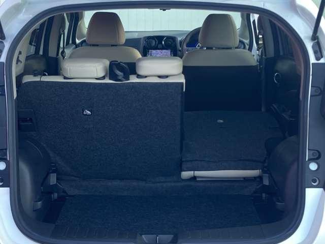 ノート 1.2 e-POWER メダリスト プレミアムホワイトインテリア 被害軽減ブレーキ TVナビ ドライブレコーダ バックモニター インテリキー 盗難防止装置 LEDランプ 車線逸脱警報システム ワンオーナー キーフリー アルミホイール ETC オートエアコン ABS(12枚目)