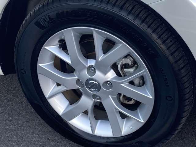 ノート 1.2 e-POWER メダリスト プレミアムホワイトインテリア 被害軽減ブレーキ TVナビ ドライブレコーダ バックモニター インテリキー 盗難防止装置 LEDランプ 車線逸脱警報システム ワンオーナー キーフリー アルミホイール ETC オートエアコン ABS(15枚目)