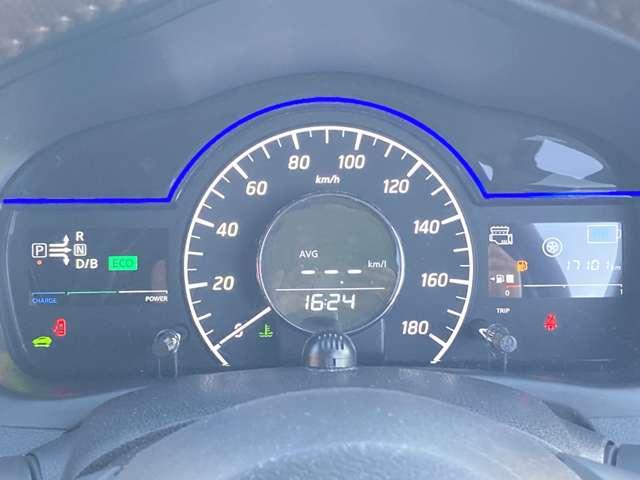 ノート 1.2 e-POWER メダリスト プレミアムホワイトインテリア 被害軽減ブレーキ TVナビ ドライブレコーダ バックモニター インテリキー 盗難防止装置 LEDランプ 車線逸脱警報システム ワンオーナー キーフリー アルミホイール ETC オートエアコン ABS(16枚目)