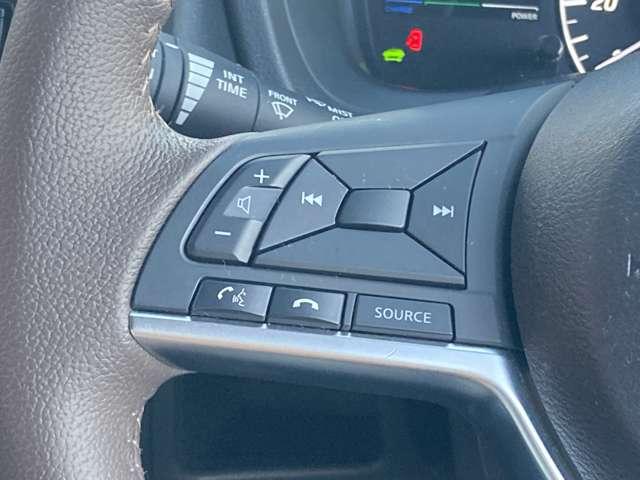 ノート 1.2 e-POWER メダリスト プレミアムホワイトインテリア 被害軽減ブレーキ TVナビ ドライブレコーダ バックモニター インテリキー 盗難防止装置 LEDランプ 車線逸脱警報システム ワンオーナー キーフリー アルミホイール ETC オートエアコン ABS(18枚目)