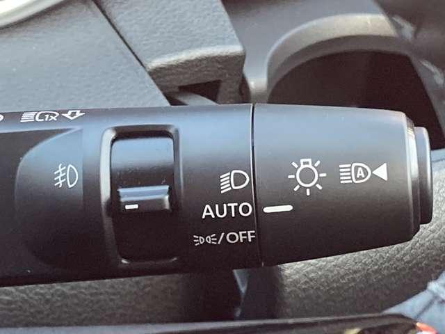 オーラ １．２　Ｇ　レザーエディション　プロパイロット　本革シート　ＳＯＳコール　ワンオーナ　追突防止　レーダークルーズ　本革　車線逸脱警報装置　禁煙車　ＬＥＤ　盗難防止　バックモニター　ＥＴＣ　インテリジェントキー　メモリーナビゲーション　ＡＷ　キーレスエントリー　オートエアコン（9枚目）