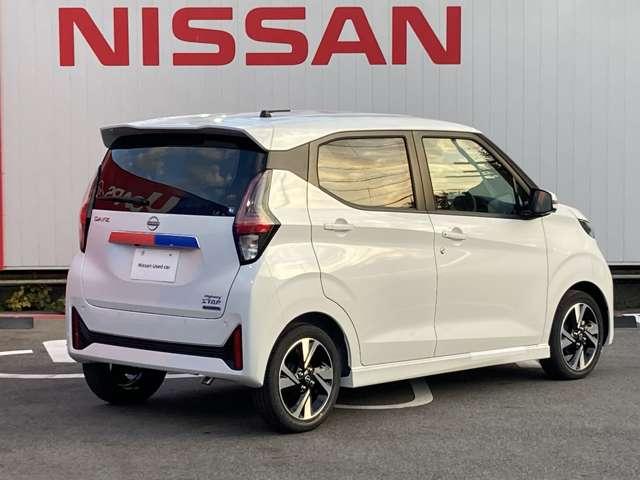 デイズ 660 ハイウェイスターGターボ 雹害車 アラウンドビューモニター 車線逸脱 インテリジェントアラウンドビューモニター スマートキー エアバック キーフリー サイドカメラ バックカメラ パワーステアリング フルオートエアコン パワーウィンドウ ABS アルミホイール(5枚目)