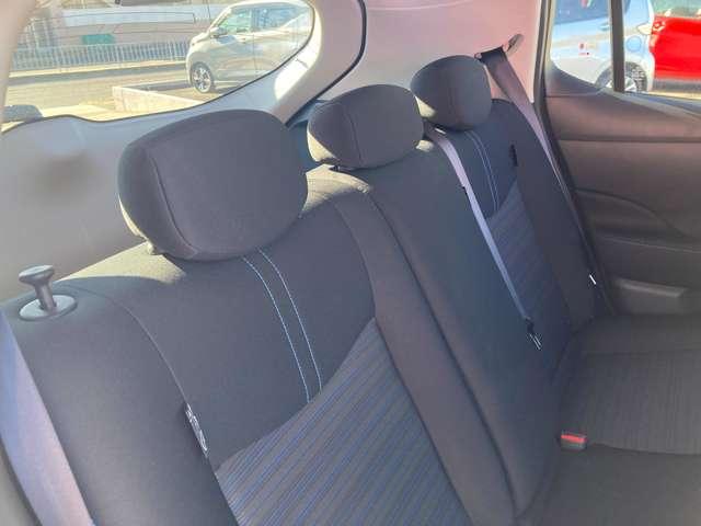 後部座席まわりの写真です。実際に乗って頂き乗り心地をご体験してみてください。