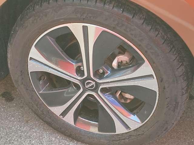 リーフ X Vセレクション プロパイロット 本革シート LEDライト レーダークルコン 360°カメラ 踏み間違い防止装置 LEDランプ セキュリティ ドライブレコーダー 1オーナー ETC インテリキー レーンキープアシスト サイドエアバッグ パワーウィンドウ ABS(17枚目)