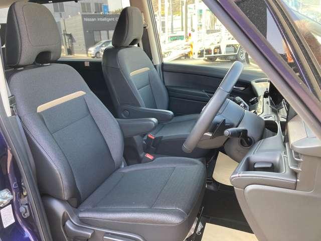 セレナ 2.0 ハイウェイスターV プロパイロット 後席モニター 【プロパイロット】★自動(被害軽減)ブレーキ★踏み間違い衝突防止★車線逸脱警報★アラウンドモニター★日産コネクトナビ★フルセグTV★ハンズフリー両側オートスライドドア★LEDライト★前後ドラレコ★(32枚目)