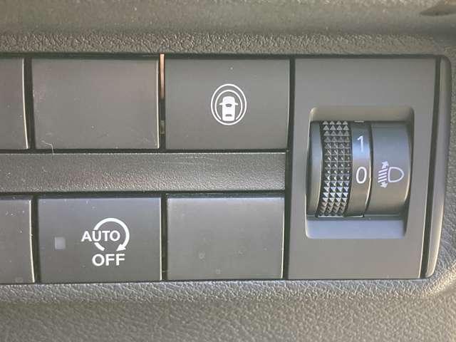 �A�C�h�����O�X�g�b�v��Փ˔�Q�y���u���[�L�Ȃǐݒ�̐؂�ւ����ł��܂��B