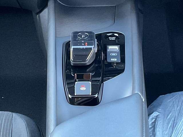 ノート １．２　Ｘ　雹害車　こちらの車両はひょう害車となります。新車保証はありません。軽微な凹みがありますが、走行に問題はございません。店頭にて現車をご確認いただきましてからのみの販売となります。（8枚目）