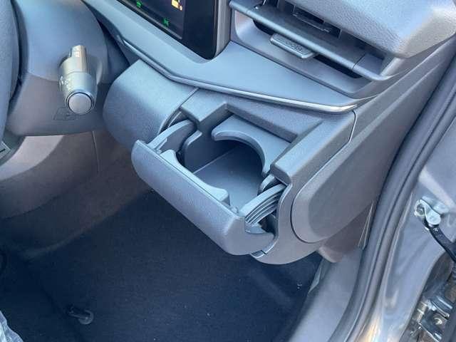 ノート １．２　Ｘ　雹害車　こちらの車両はひょう害車となります。新車保証はありません。軽微な凹みがありますが、走行に問題はございません。店頭にて現車をご確認いただきましてからのみの販売となります。（16枚目）