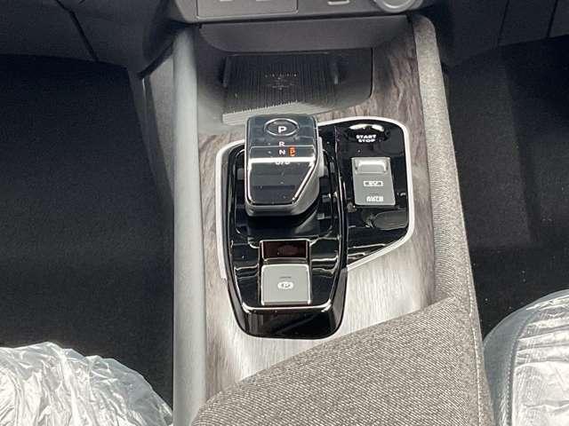 オーラ １．２　Ｇ　雹害車　ＮＩＳＳＡＮ　ＣＯＮＮＥＣＴナビ　ＢＯＳＥサウン　自動（被害軽減）ブレーキ　ＬＥＤ　ＬＫＡ　サイドカメラ　ＥＴＣ　カーテンエアバッグ　イモビライザー　アルミホイール　インテリジェントキー　パワーウィンドウ　ワンオーナー　フルオートエアコン　ナビＴＶ（14枚目）