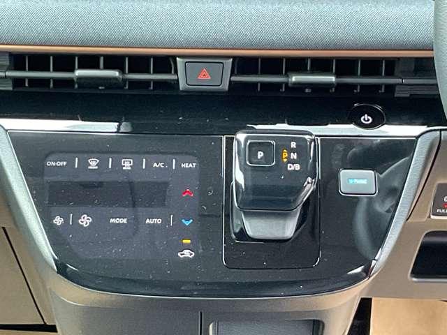 サクラ X 90周年記念車 充電ケーブル有 純正ナビ アラウンドモニ LEDヘッドランプ 全方位M アルミホイール インテリジェントキー ETC ドライブレコーダー メモリーナビ 車線逸脱警報 エマージェンシブレーキ(12枚目)