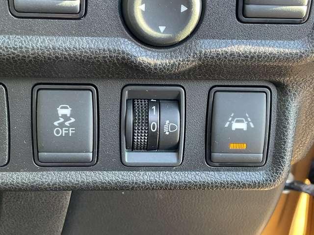 ノート 1.2 X 純正ナビ アラウンドビューモニター レーダーブレーキサポート 1オーナー車 スマトキー セキュリティーアラーム キーレス 運転席助手席エアバッグ ナビTV ワンセグ バックカメラ エアコン パワーウィンドウ パワーステアリング ABS(12枚目)