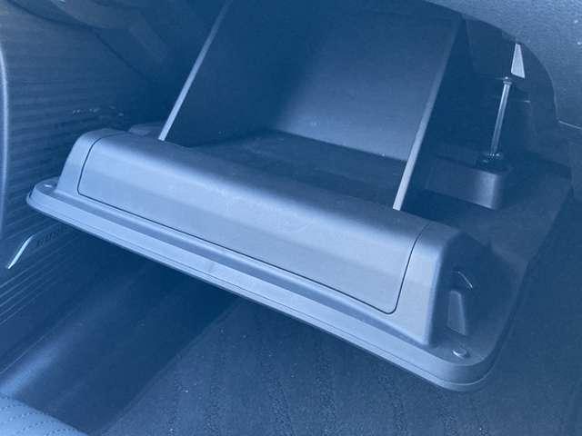 オーラ １．２　Ｇ　レザーエディション　ＮＩＳＳＡＮ　ＣＯＮＮＥＣＴナビ　ＢＯＳＥサウンド　ワンオーナ　追突防止　レーダークルーズ　本革　車線逸脱警報装置　ＬＥＤ　ドライブレコーダー　盗難防止　バックモニター　ＥＴＣ　インテリジェントキー　メモリーナビゲーション　ＡＷ　キーレスエントリー（15枚目）