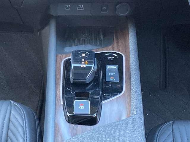 オーラ １．２　Ｇ　レザーエディション　ＮＩＳＳＡＮ　ＣＯＮＮＥＣＴナビ　ＢＯＳＥサウンド　ワンオーナ　追突防止　レーダークルーズ　本革　車線逸脱警報装置　ＬＥＤ　ドライブレコーダー　盗難防止　バックモニター　ＥＴＣ　インテリジェントキー　メモリーナビゲーション　ＡＷ　キーレスエントリー（18枚目）