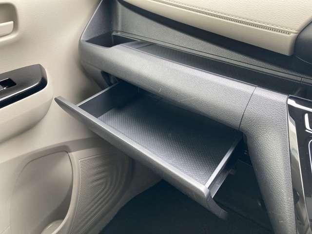 デイズ ６６０　Ｘ　純正ナビ　バックモニター　アイドリングストップ付き　地デジフルセグ　エマ－ジェンシ－ブレ－キ　オートハイビーム　インテリキ－　運転席エアバッグ　バックモニタ　サイドエアバック　車線逸脱警報　ＰＳ（12枚目）